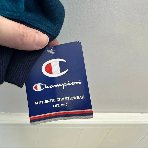 Champion Women's Blue Tie Dye French Terry Hoodie with Chest Logo Size S NWT - Picture 6 of 10